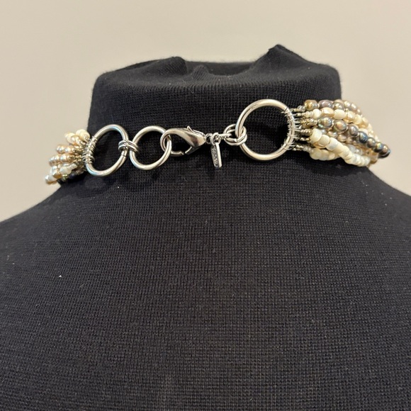 Women’s Pearl Choker Necklace - Picture 2 of 4